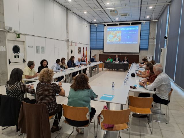 El consejero de Educación preside la primera comisión de directores de Infantil y Primaria del curso - 1, Foto 1