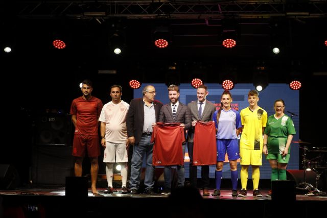 Presentados nuestros técnicos y equipaciones de la FFRM - 1, Foto 1