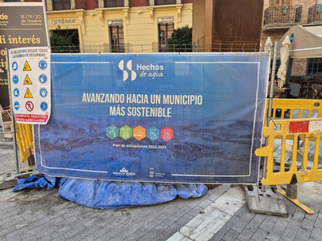 Murcia avanza en la mejora de infraestructuras con la renovación de las rejillas de drenaje en la Plaza Julián Romea - 3, Foto 3