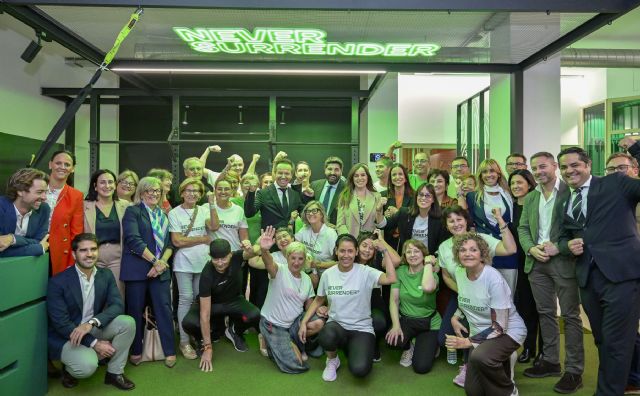 López Miras visita el nuevo gimnasio de Never Surrender para pacientes oncológicos López Miras visita el nuevo gimnasio de Never Surrender para pacientes oncológicos