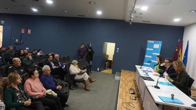 La Delegación del Gobierno y la Jefatura Provincial de Tráfico impulsan proyectos para garantizar la movilidad segura y sostenible en entornos educativos - 1, Foto 1