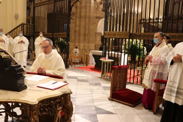 Antes de su ordenación episcopal, Mons. Valera profesa la fe y realiza el juramento de fidelidad a la Iglesia - 3, Foto 3