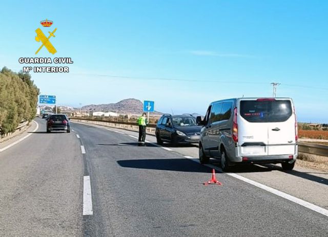 La Guardia Civil investiga al conductor de un turismo por circular en sentido contrario en la autopista del Mediterráneo - 1, Foto 1