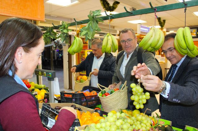 La ampliación del horario de la Plaza de Abastos de Cervantes permite adelantar las compras de Navidad - 3, Foto 3