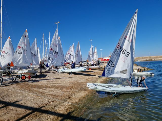 Manuel García se alza con el Trofeo UNIVERSAE de vela ligera y representará a la Región de Murcia en la Copa de España - 2, Foto 2