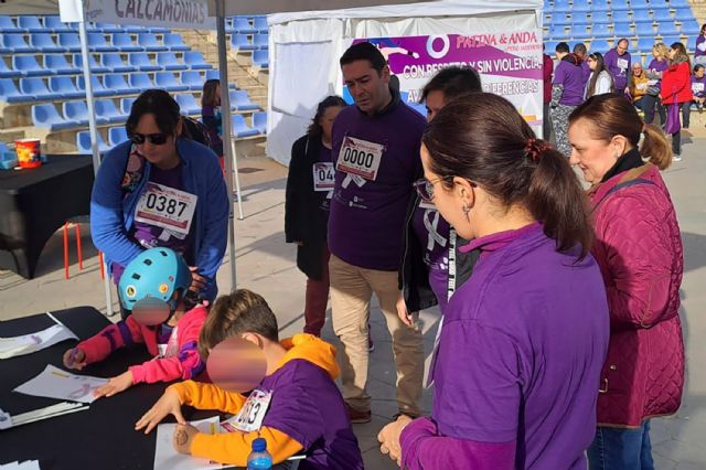 Los actos del 25-N concluyen con la popular marcha Patina o anda, ¡pero muévete! para gritar no a la violencia contra la mujer - 2, Foto 2