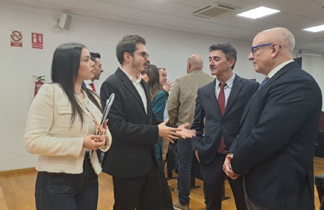 Criminología de la UCAM analiza la 'des-información' y sus consecuencias penales - 1, Foto 1