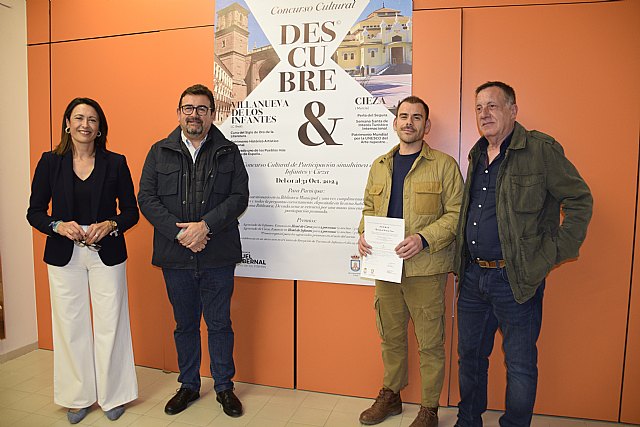 El ciezano Daniel Velasco Martínez recoge su premio del concurso cultural Descubre - 1, Foto 1