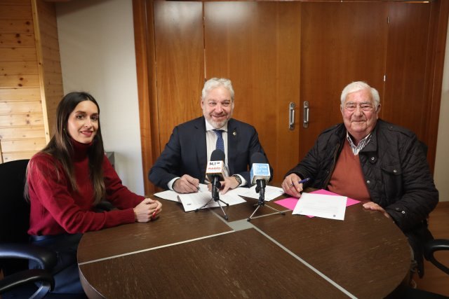 Firma de convenio con el Club de Jubilados y Pensionistas para fomentar actividades culturales y deportivas, Foto 1