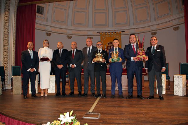 Un sueño hecho realidad: Los Reyes Magos reciben sus símbolos oficiales en Sevilla - 2, Foto 2