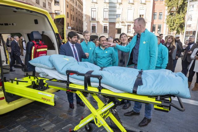 El presidente Fernando López Miras asiste a la presentación de ´La Ambulancia del Deseo´ - 1, Foto 1