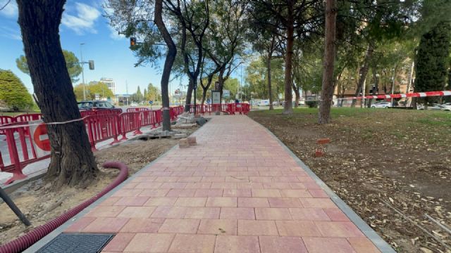 Arranca la renovación de más de 740 metros cuadrados de aceras en la avenida Miguel de Cervantes - 4, Foto 4