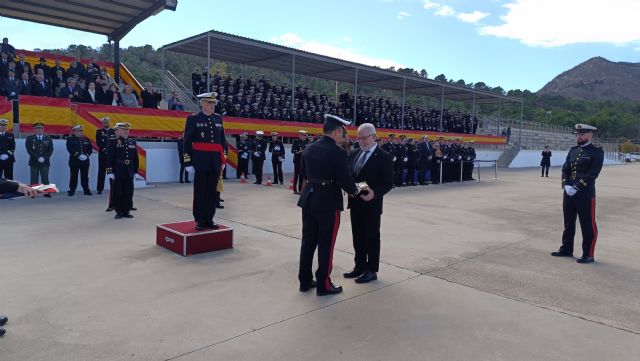 Vicente Mendoza es distinguido como 'Amigo de la Infantería de Marina' en el 487 aniversario del Cuerpo - 1, Foto 1