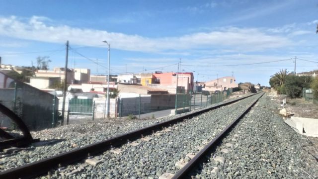 Alumbres espera tres años la promesa del Gobierno de desvío de la vía del tren - 3, Foto 3