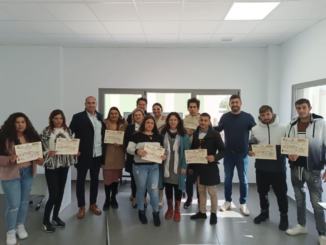 El Ayuntamiento de Puerto Lumbreras entrega diplomas a once alumnos del Programa Mixto de Empleo y Formación (PMEF) de Garantía Juvenil - 1, Foto 1