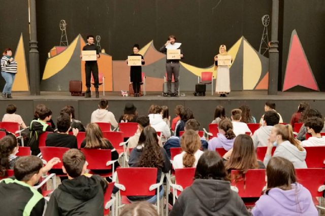 Más de 200 alumnos de Secundaria desenmascaran a J.K. Rowling, Frankenstein, Cervantes o La Celestina dentro de la Catedral de las Letras de La Unión - 2, Foto 2