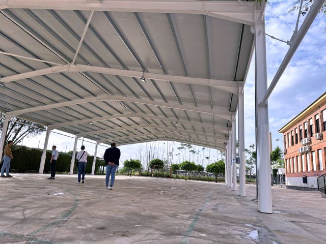 El Ayuntamiento torreño concluye el Plan Sombra en las pistas deportivas de los colegios - 1, Foto 1