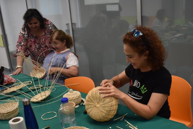 Concluye el taller gratuito de cestería en el centro vecinal de Los Vicentes - 1, Foto 1