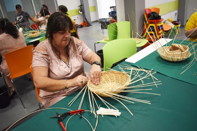 Concluye el taller gratuito de cestería en el centro vecinal de Los Vicentes - 2, Foto 2