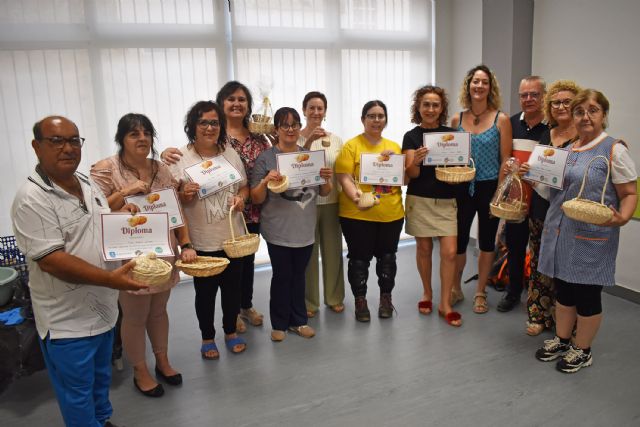 Concluye el taller gratuito de cestería en el centro vecinal de Los Vicentes - 4, Foto 4