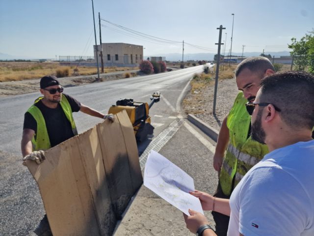 El Ayuntamiento de Puerto Lumbreras inicia una batería de trabajos de parcheo para mejorar calles, caminos y carreteras del municipio - 1, Foto 1