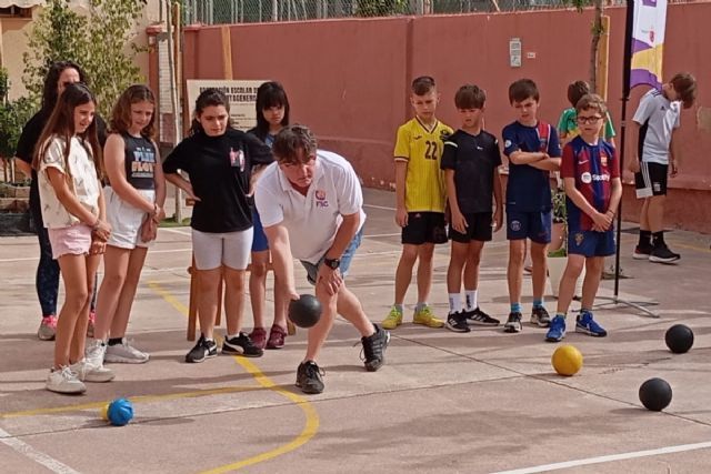 Los bolos cartageneros entran en las unidades didácticas de Educación Físicas en colegios e institutos de la comarca - 1, Foto 1