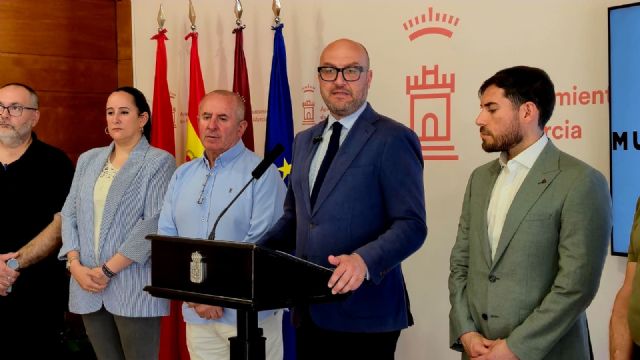 El Ayuntamiento de Murcia suma desde este lunes más de 6.000 plazas diarias adicionales en las líneas de transporte público con mayor demanda El Ayuntamiento de Murcia suma desde este lunes más de 6.000 plazas diarias adicionales en las líneas de transporte público con mayor demanda