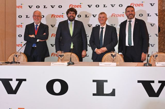 López Miras anuncia una campaña con Froet para atraer jóvenes al sector del transporte y cubrir la falta de conductores López Miras anuncia una campaña con Froet para atraer jóvenes al sector del transporte y cubrir la falta de conductores