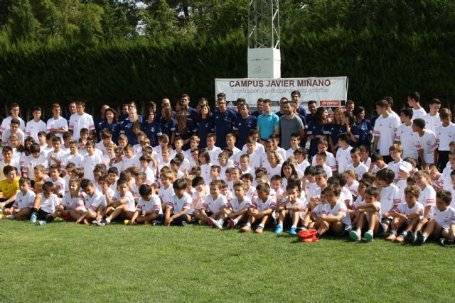 Tres niños del municipio se beneficiarán de una beca para asistir, gratuitamente, al Campus Javier Miñano - 1, Foto 1