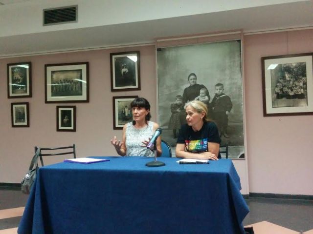 Comienzan las actividades en favor de la tolerancia e igualdad del Colectivo LGTB con una charla sobre la diversidad afectivo-sexual y la identidad de género - 5, Foto 5