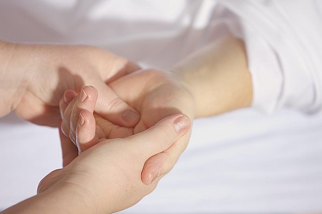 Cómo ayuda la fisioterapia en las contracturas musculares por Fisioterapia Avanzada Juan López - 1, Foto 1