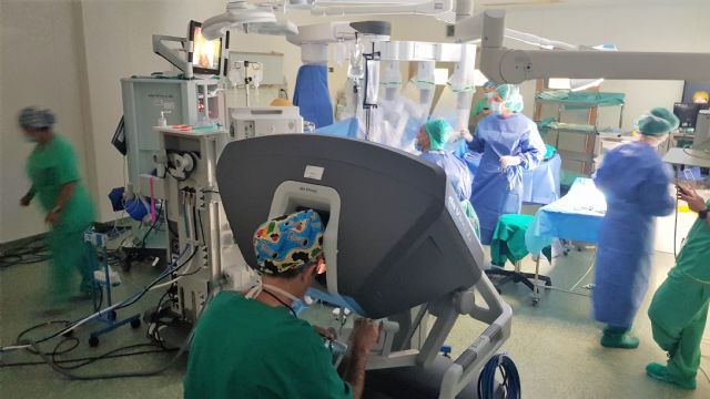 Vithas Valencia 9 de Octubre incorpora el robot quirúrgico Da Vinci para realizar intervenciones complejas con la máxima precisión - 2, Foto 2