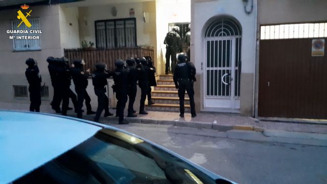 La Guardia Civil desmantela en la Vega Media un grupo criminal que cultivaba y exportaba marihuana a Europa central - 2, Foto 2