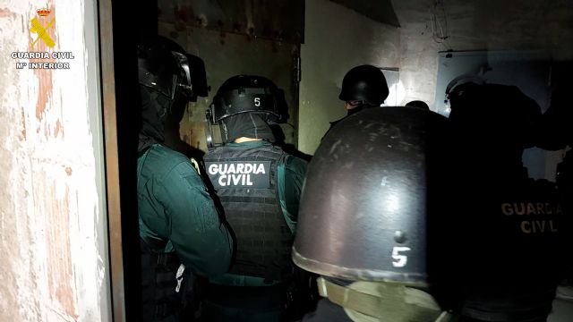 La Guardia Civil desmantela en la Vega Media un grupo criminal que cultivaba y exportaba marihuana a Europa central - 3, Foto 3