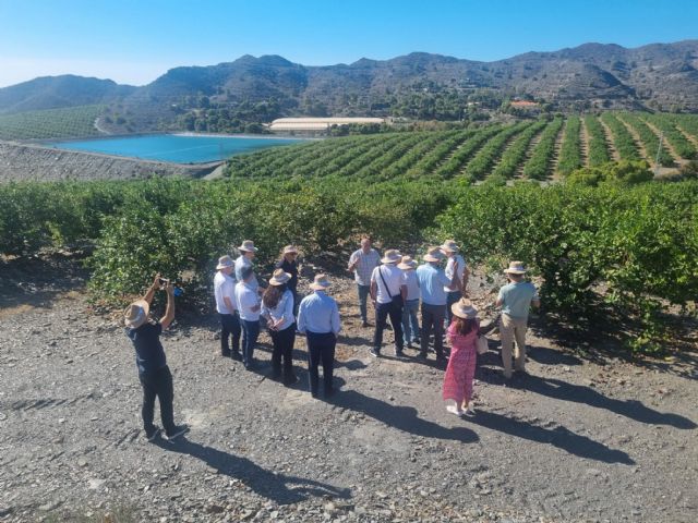 Expertos de Uzbekistán visitan la Región para conocer las mejores prácticas en agricultura y gestión hídrica de la mano de AgritechMurcia - 1, Foto 1