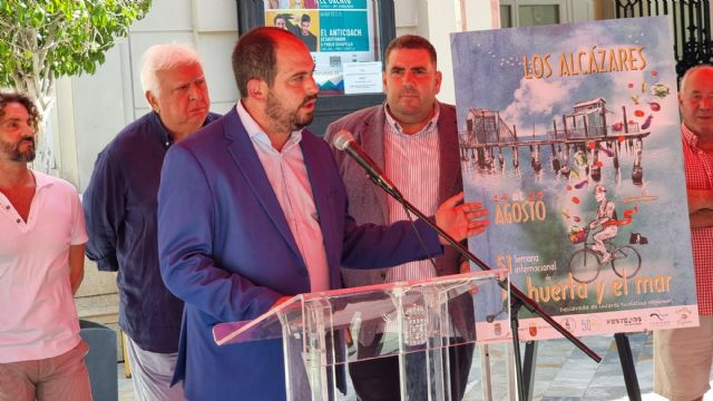 Los Alcázares presenta frente al Teatro Romea el cartel de la nueva edición de la Semana Internacional de la Huerta y el Mar - 4, Foto 4