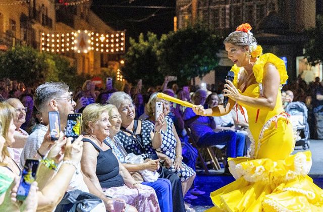 El arte en la copla española. Sevilla .Triana es la fiesta más antigua de Sevilla, cuyo origen se remonta al siglo XIII, arranca oficialmente esta noche del sábado en el Altozano de Triana con el pregón de bienvenida - 1, Foto 1