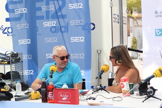 La caravana de la SER hace parada en Puerto de Mazarrn, en una maana de radio, msica y diversin, Foto 1