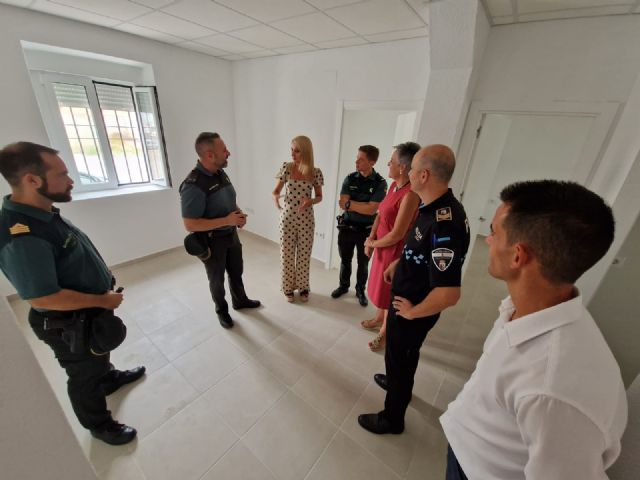 Visita de la Delegada del Gobierno a las obras de rehabilitación del cuartel de la Guardia Civil en Calasparra - 3, Foto 3