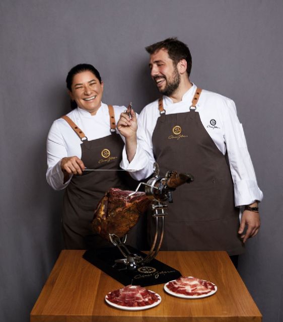 Los chefs Karla Hoyos y Nico López viajan desde EEUU para ser los protagonistas de la cuarta edición de Cinco Jotas By - 1, Foto 1