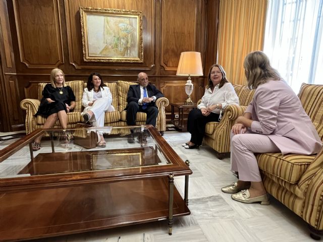 La presidenta de la Asamblea Regional recibe al Colegio Oficial deAbogados de Murcia - 1, Foto 1