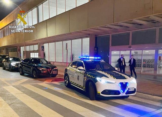 La Guardia Civil escolta a las delegaciones participantes, en sus itinerarios de ida y vuelta desde el Aeropuerto Internacional de la Región de Murcia y el Aeropuerto Internacional de Alicante - 1, Foto 1