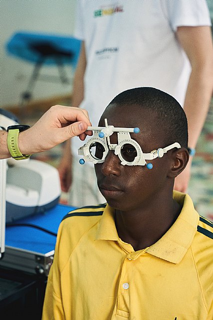 La Fundación Multiópticas viaja por tercer año a Senegal en el marco de su Acción Internacional de Graduación y Donación de gafas y audífonos - 1, Foto 1