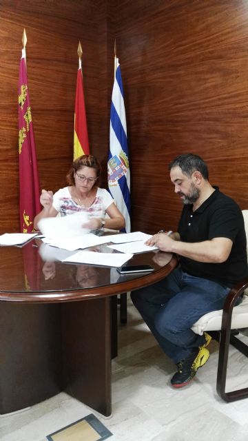 Firmado convenio de colaboración entre Ayuntamiento y la Asociación Ruta del Vino - 2, Foto 2