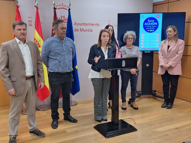 El Ayuntamiento de Murcia presenta ´FormACCIÓN´: el I ciclo de charlas para familias - 1, Foto 1