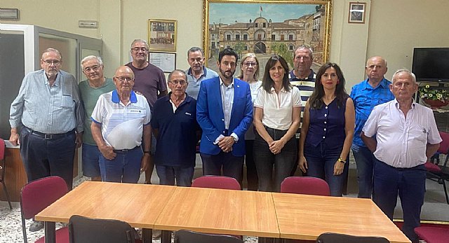 Reunión con la Plataforma de afectados por las obras del AVE en Lorca, Foto 1