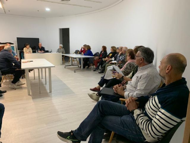 El Ayuntamiento de Murcia impulsa las actividades de los Clubes de Lectura en Centros de Mayores del municipio - 1, Foto 1