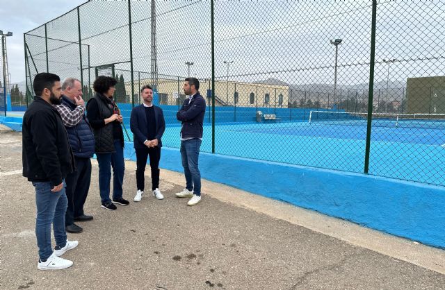 La Comunidad financia las obras de reparación y mejora de las pistas de tenis del polideportivo municipal de Puerto Lumbreras - 1, Foto 1