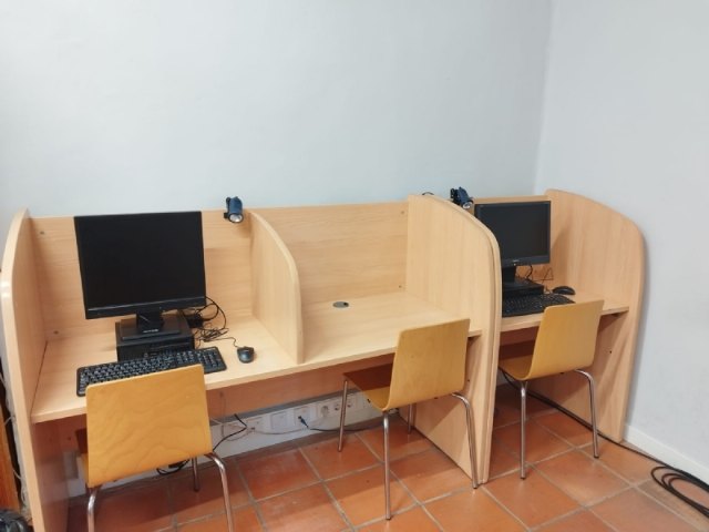 Se renuevan los ordenadores de uso público instalados en la Biblioteca Municipal - 1, Foto 1