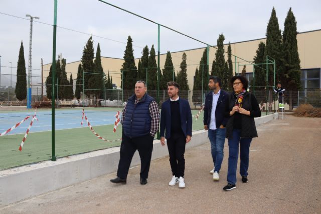 Comienza la fase final de los trabajos de acondicionamiento y mejora de las pistas del Club de Tenis de Puerto Lumbreras - 1, Foto 1